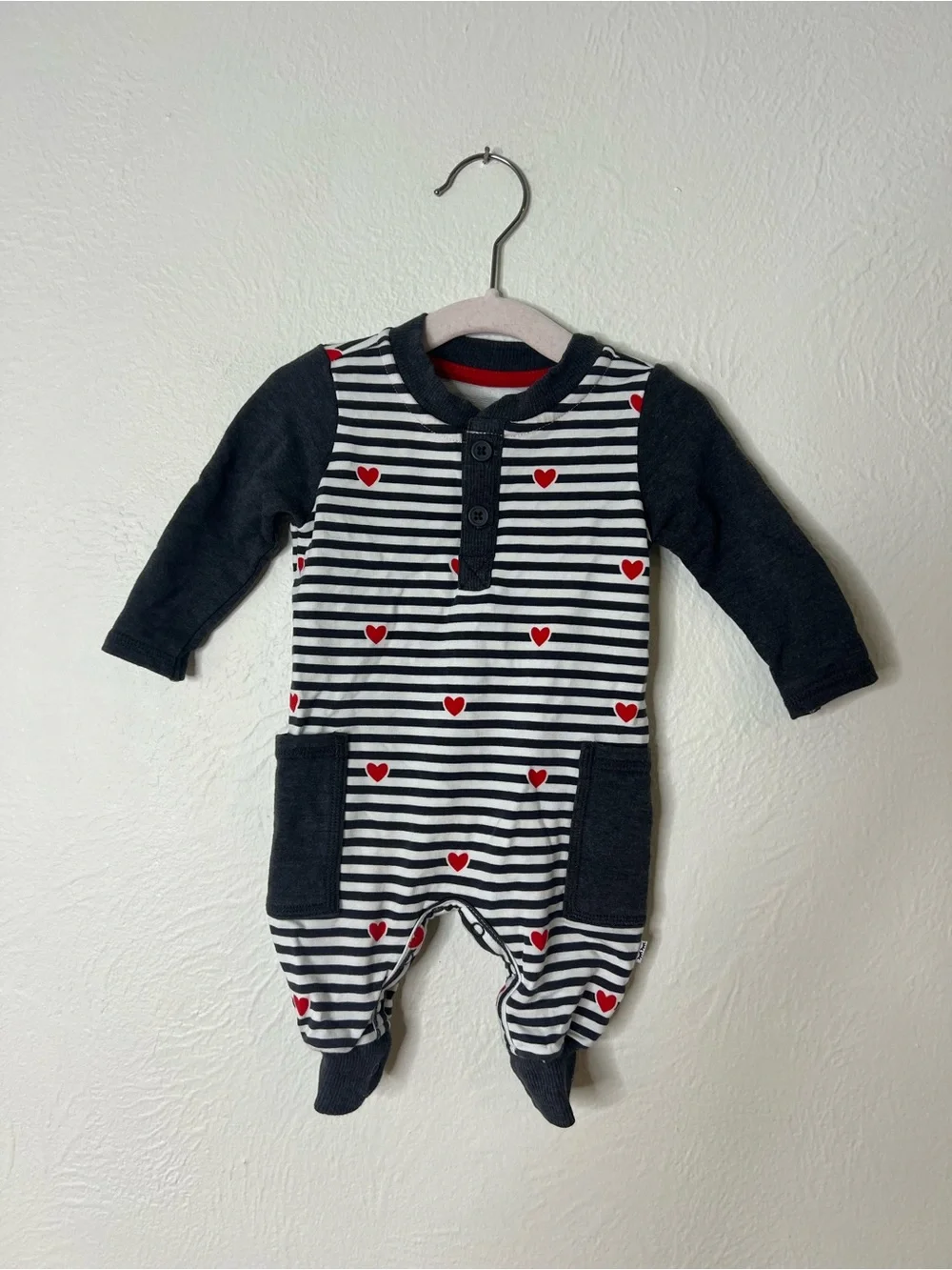 Play By Little Sleepies Striped Hearts One-Piece Romper size Newborn